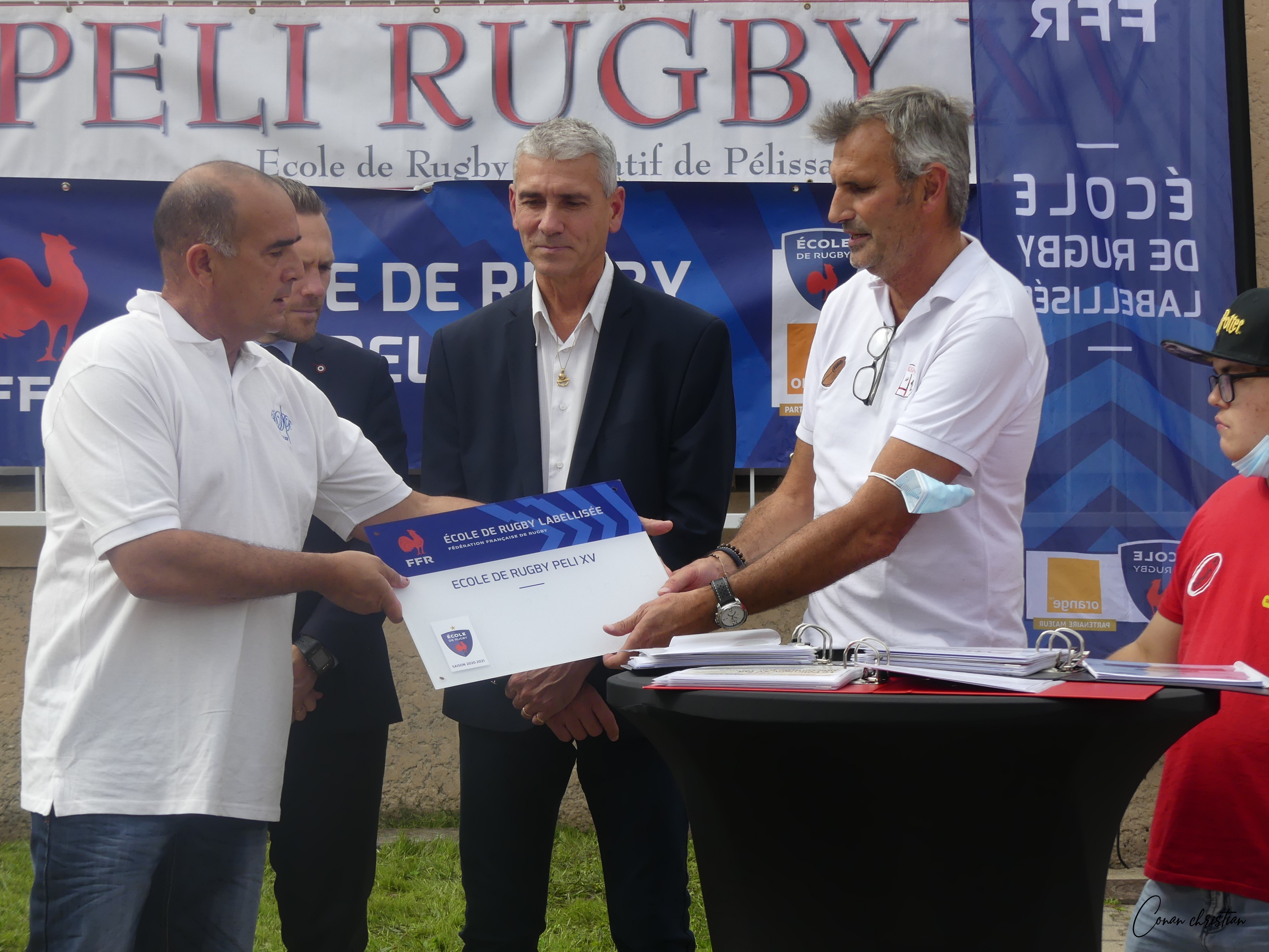 Illustration de Labellisation : le Péli Rugby XV a reçu sa plaque de labellisation