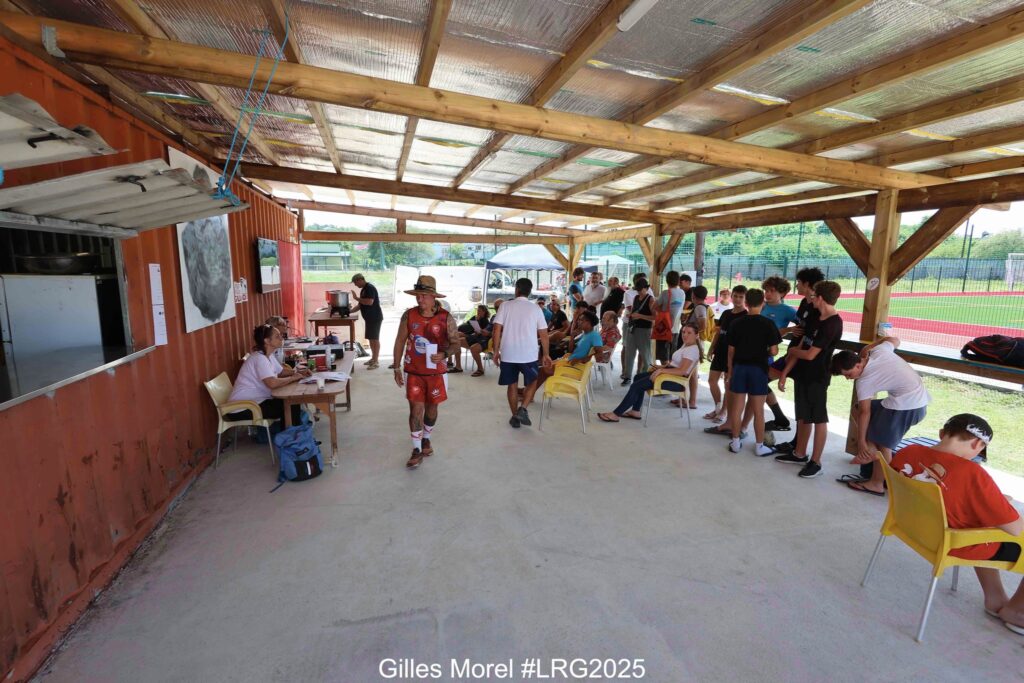 Peut être une image de 9 personnes et texte qui dit ’Gilles GillesMorel#LRG2025 Morel #LRG2025’