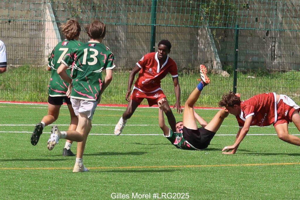 Peut être une image de 6 personnes, personnes jouant au football, personnes jouant au foot et texte qui dit ’2:13 ズ 13 AM Gilles Morel Morel #LRG2025’
